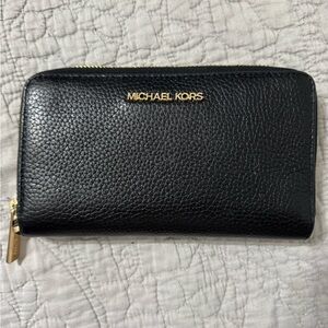 Michael Kors Jet Set wallet
